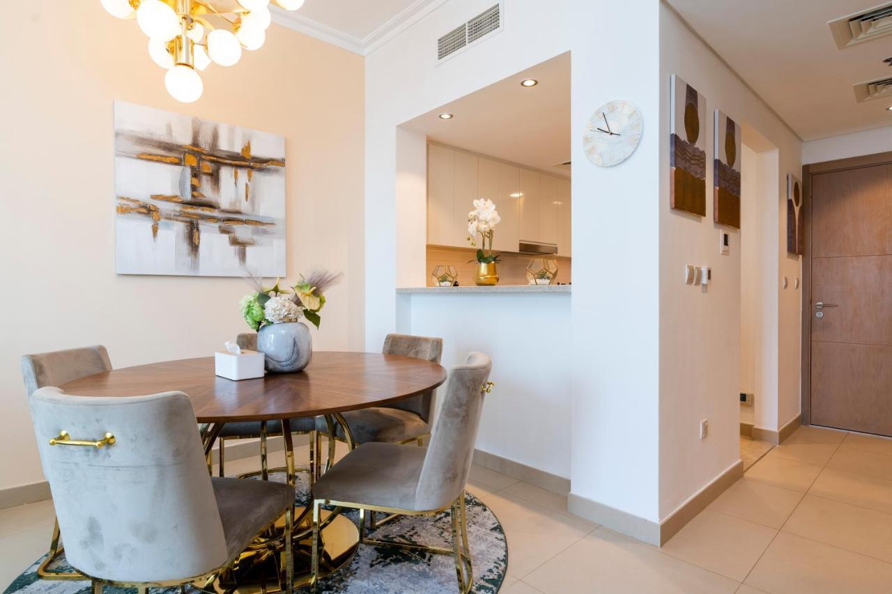 Prestige Living 1Br With Full Burj Khalifa View By Auberge Dubai Luaran gambar