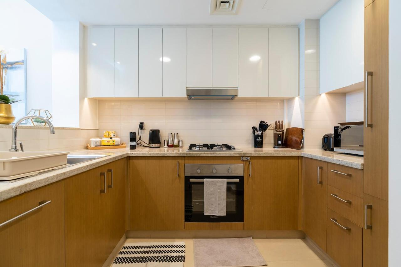 Prestige Living 1Br With Full Burj Khalifa View By Auberge Dubai Luaran gambar