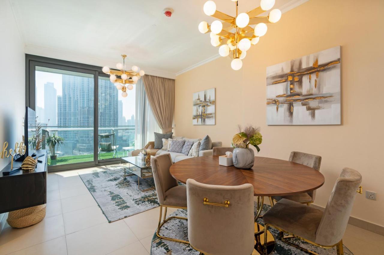 Prestige Living 1Br With Full Burj Khalifa View By Auberge Dubai Luaran gambar