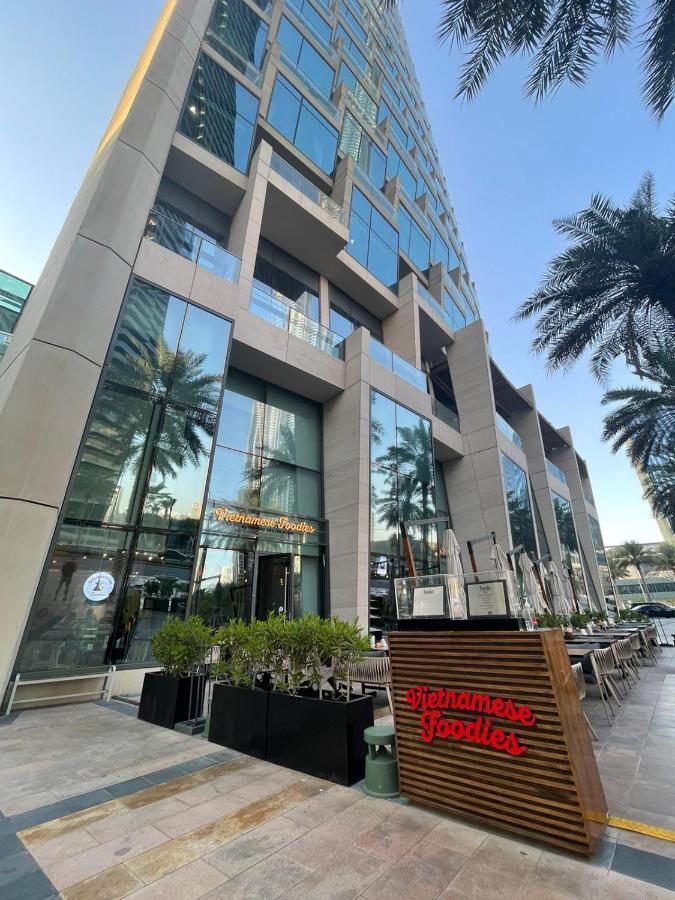 Prestige Living 1Br With Full Burj Khalifa View By Auberge Dubai Luaran gambar