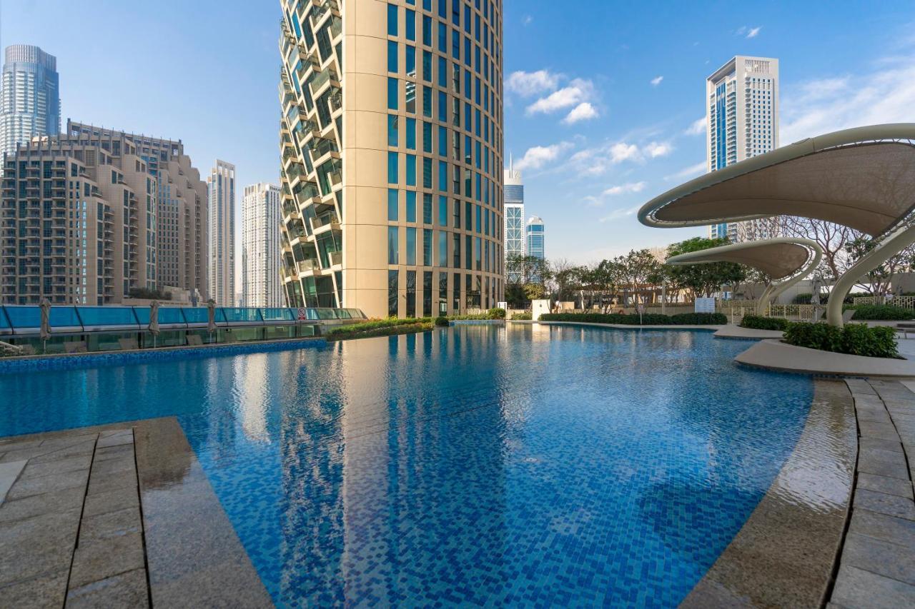 Prestige Living 1Br With Full Burj Khalifa View By Auberge Dubai Luaran gambar