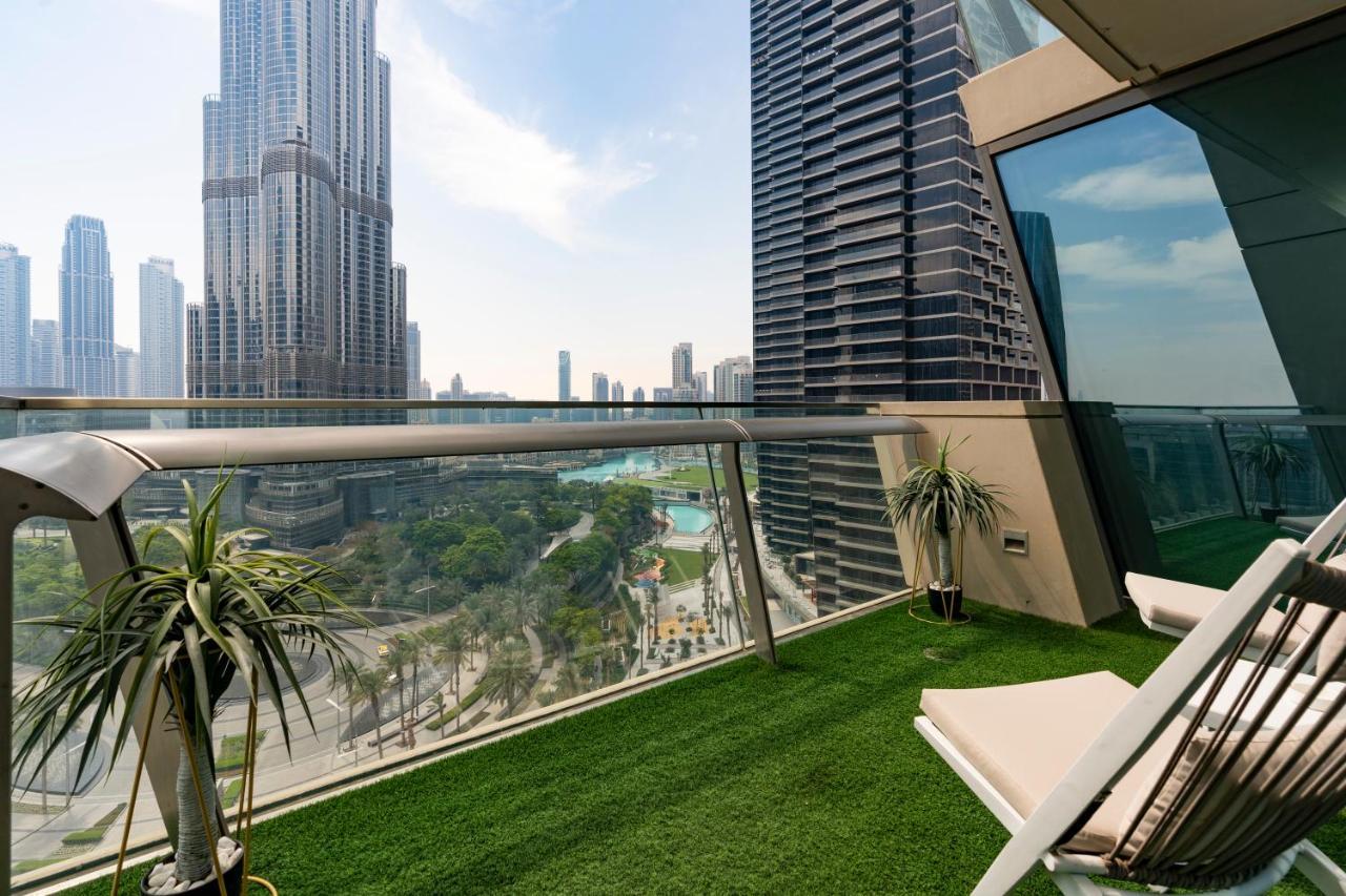 Prestige Living 1Br With Full Burj Khalifa View By Auberge Dubai Luaran gambar